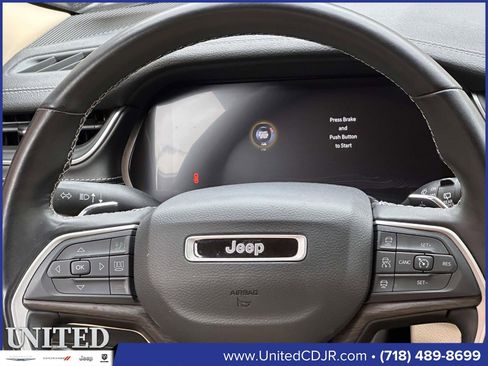 Used 2022 Jeep Grand Cherokee Limited image 22