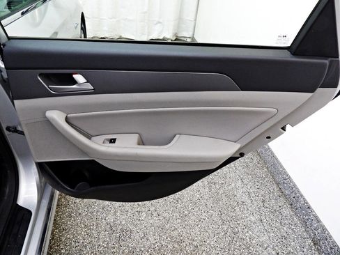Used 2016 Hyundai Sonata SE image 12