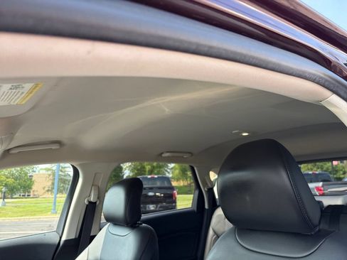 Used 2018 Ford Edge SEL w/ Equipment Group 201A AWD/4WD image 31