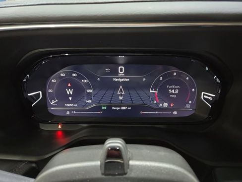 Used 2024 GMC Yukon XL Denali w/ Advanced Technology Package image 17