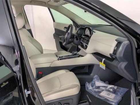 Certified 2023 Nissan Pathfinder SL w/ SL Premium Package image 32