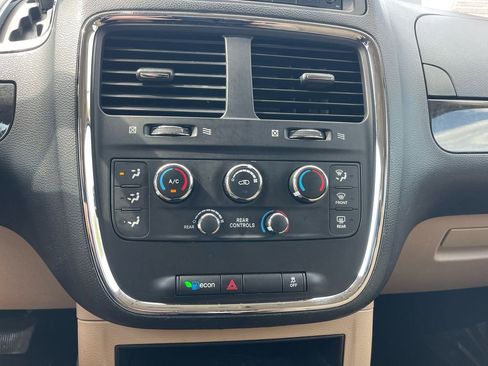 Used 2016 Dodge Grand Caravan SE w/ Quick Order Package 29E SE image 18