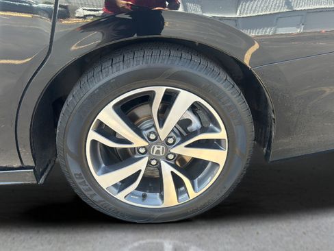 Used 2023 Honda Odyssey Touring image 18