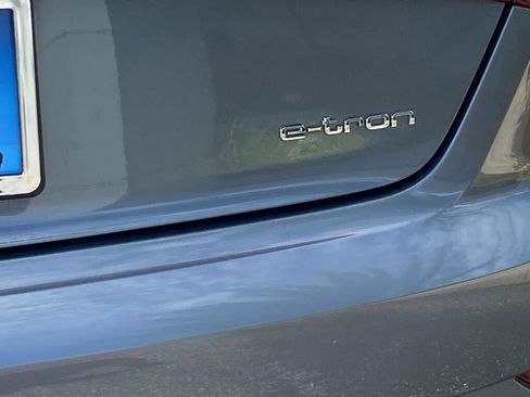 Used 2017 Audi A3 e-tron Premium image 12