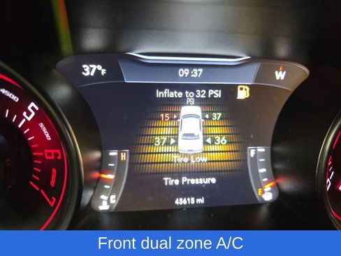 Used 2018 Dodge Challenger R/T image 3