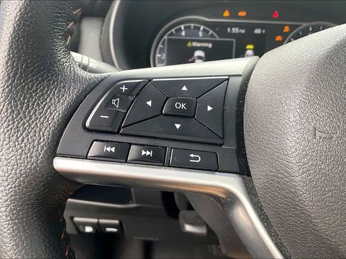 Used 2018 Nissan Kicks SR image 12