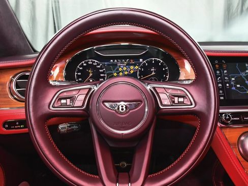 Used 2021 Bentley Continental GT image 32
