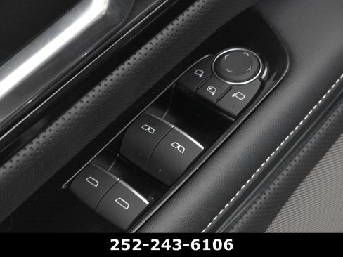 Used 2024 GMC Sierra EV Denali image 32