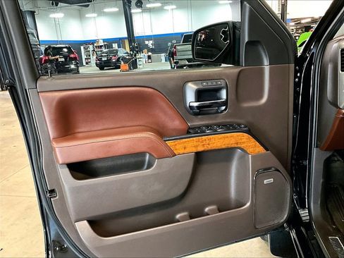 Used 2016 Chevrolet Silverado 1500 High Country AWD/4WD image 9