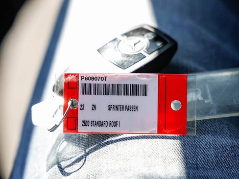 Used 2023 Mercedes-Benz Sprinter 2500 image 7