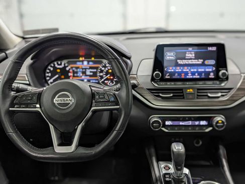 Used 2020 Nissan Altima 2.5 Platinum AWD/4WD image 5