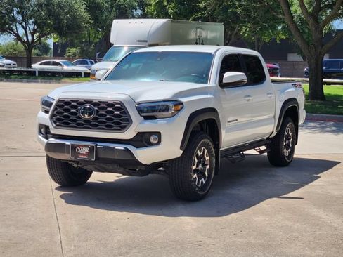 Used 2023 Toyota Tacoma TRD Off-Road w/ Technology Package AWD/4WD image 11