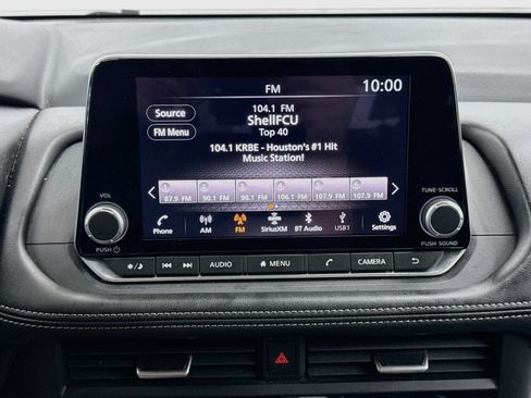 Used 2025 Nissan Rogue SV FWD image 21