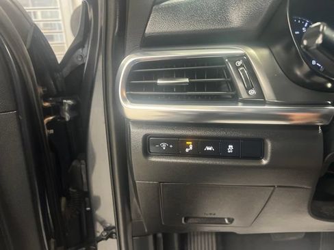 Used 2022 Kia Telluride LX AWD/4WD image 12