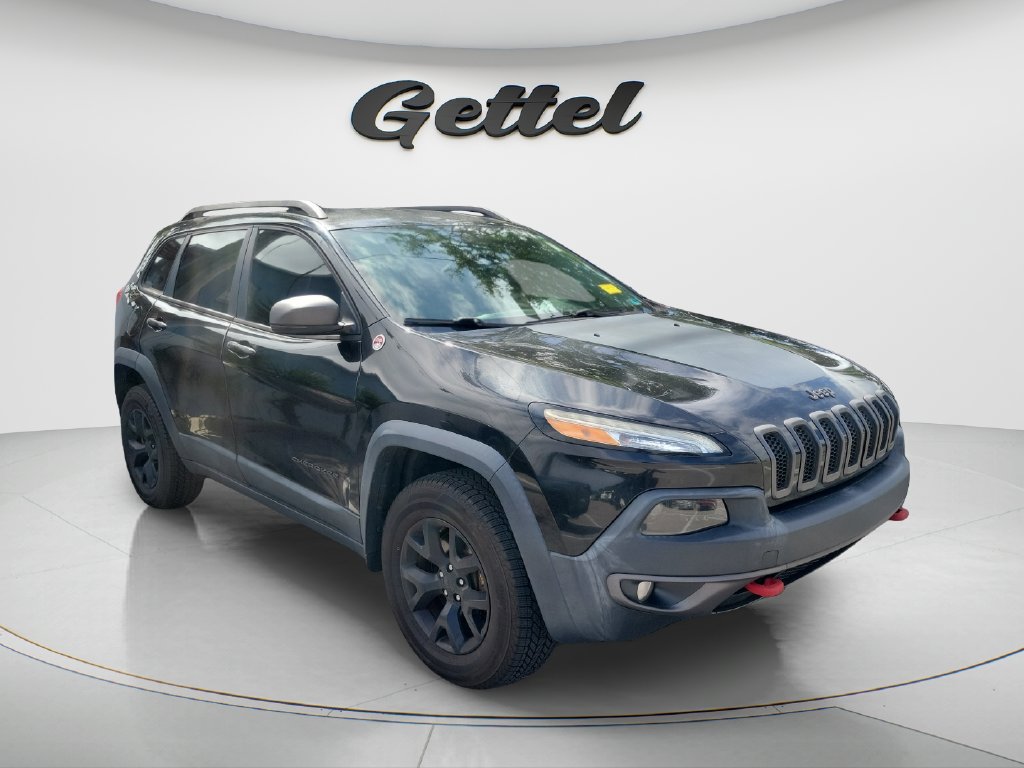 Used 2016 Jeep Cherokee Trailhawk w/ Comfort/Convenience Group AWD/4WD image 1
