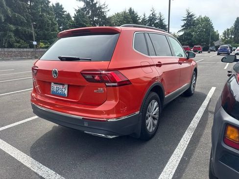 Used 2018 Volkswagen Tiguan SE AWD/4WD image 3