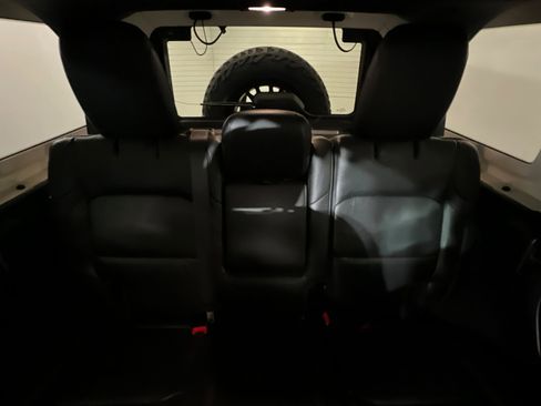 Used 2018 Jeep Wrangler Unlimited Rubicon image 24