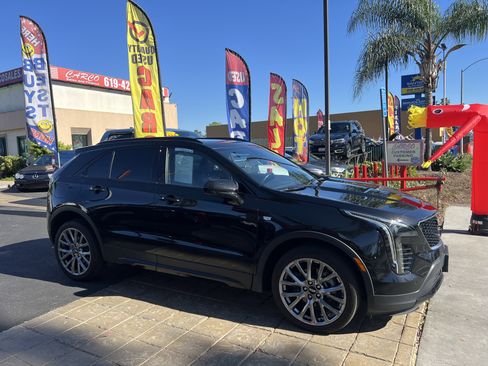 Used 2020 Cadillac XT4 Sport w/ Cold Weather Package image 8