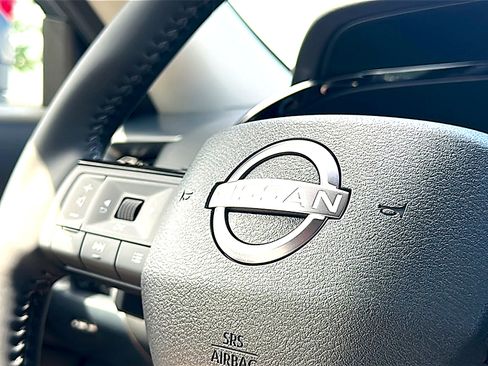 New 2026 Nissan Pathfinder SL FWD image 21