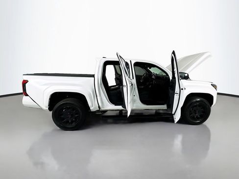 Used 2024 Toyota Tacoma Limited w/ Limited Package (LT) AWD/4WD image 27