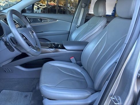 Used 2020 Lincoln Nautilus Reserve image 9