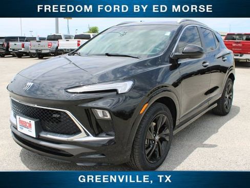 Used 2024 Buick Encore GX Sport Touring FWD image 1