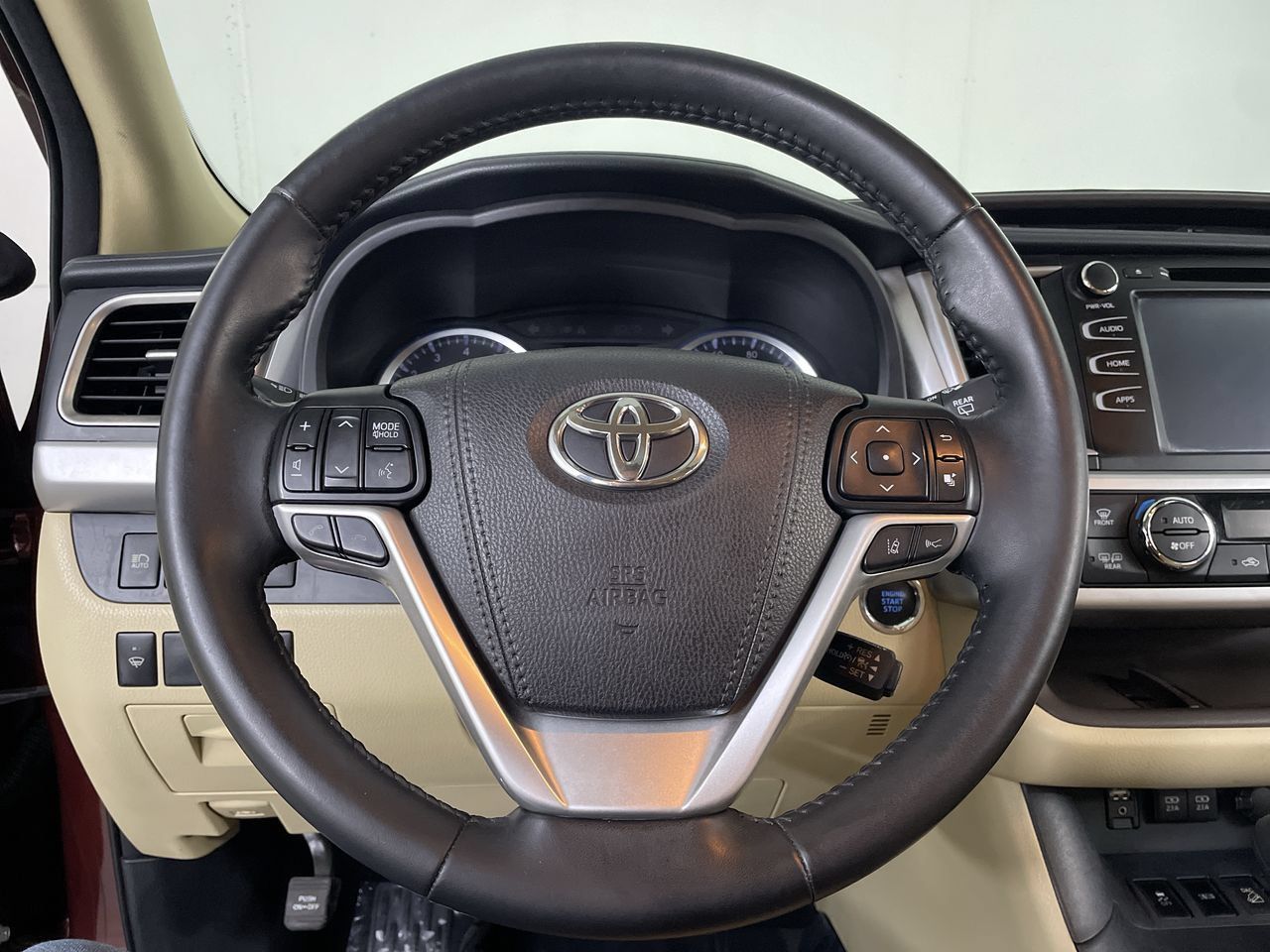 Used 2017 Toyota Highlander XLE AWD/4WD image 13