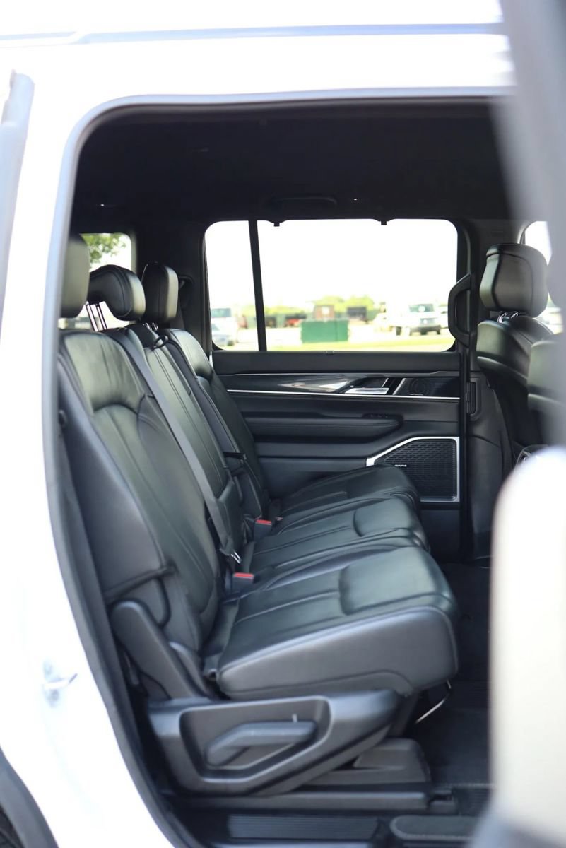 Used 2022 Jeep Wagoneer Series I w/ Convenience Group I AWD/4WD image 48