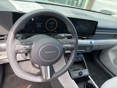 Used 2025 Hyundai Kona SEL image 8