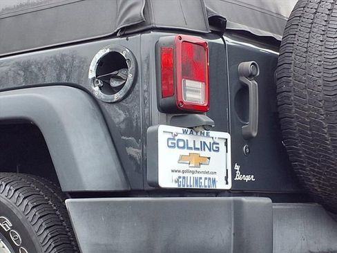 Used 2016 Jeep Wrangler Unlimited Sport w/ Power Convenience Group image 18