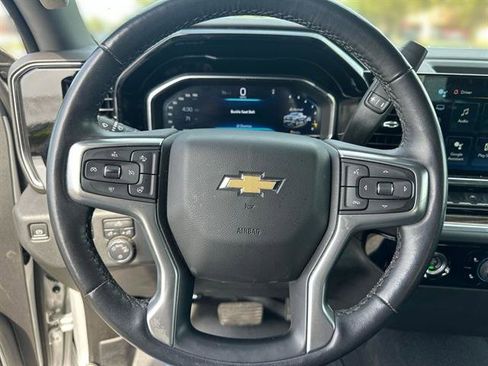 Used 2022 Chevrolet Silverado 1500 LT image 11