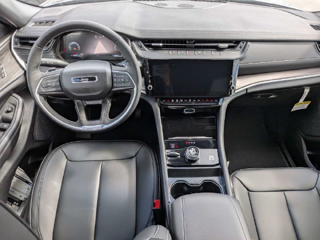 New 2027 Jeep Grand Cherokee Limited w/ Limited Altitude Package RWD image 18