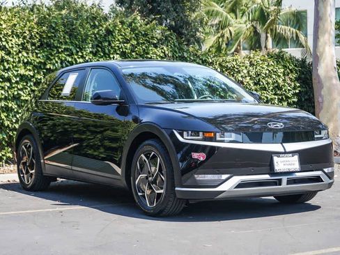 Certified 2024 Hyundai Ioniq 5 SEL RWD image 3
