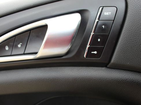 Used 2016 Porsche Cayenne Platinum Edition image 25