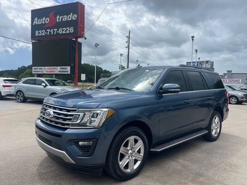 Used 2018 Ford Expedition XLT w/ Equipment Group 202A RWD image 4