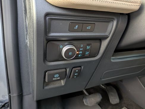 Used 2022 Ford Expedition Max Limited image 17