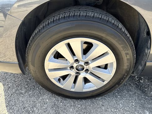 Used 2019 Subaru Outback 2.5i Premium image 9