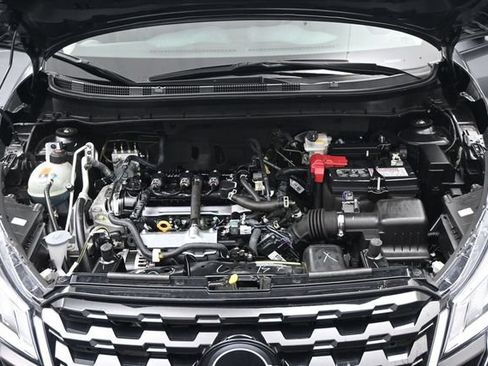 Used 2024 Nissan Kicks SV FWD image 39