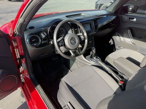 Used 2018 Volkswagen Beetle S image 11