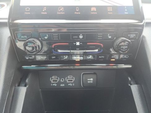 New 2025 Jeep Grand Cherokee Limited image 6