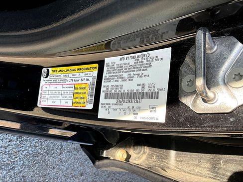 Used 2019 Ford Fusion SE image 4