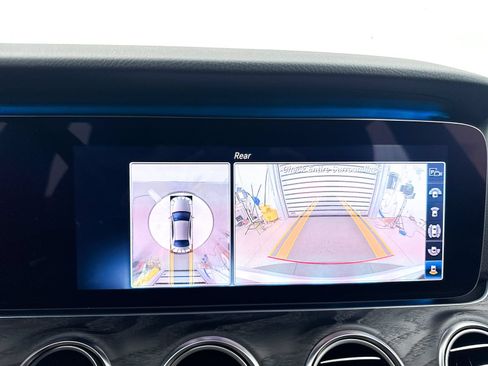 Used 2019 Mercedes-Benz E 300 4MATIC image 13