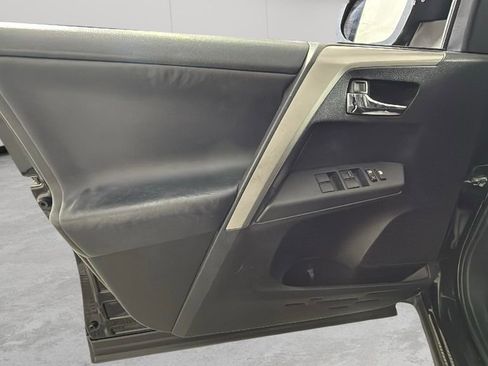 Used 2016 Toyota RAV4 XLE AWD/4WD image 29