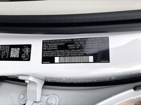 New 2026 Volvo XC60 B5 Ultra w/ Climate Package image 35