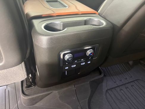Used 2024 GMC Yukon Denali Ultimate AWD/4WD image 12
