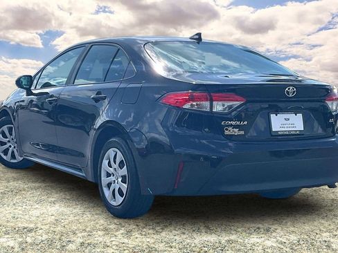 Used 2023 Toyota Corolla LE image 4
