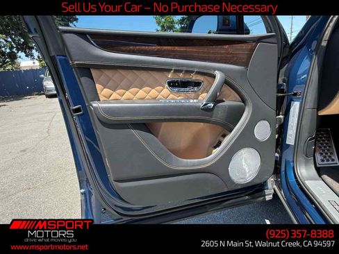 Used 2019 Bentley Bentayga AWD/4WD image 38