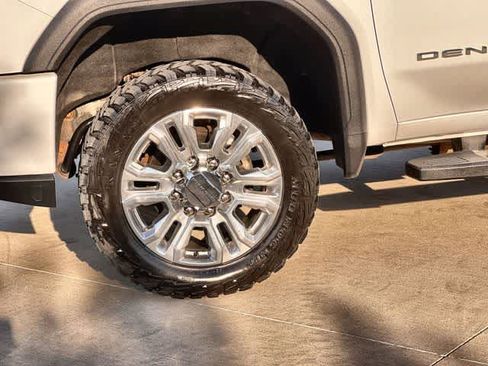Used 2020 GMC Sierra 2500 Denali w/ Technology Package AWD/4WD image 9