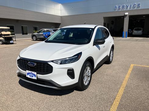 Used 2023 Ford Escape Active AWD/4WD image 2