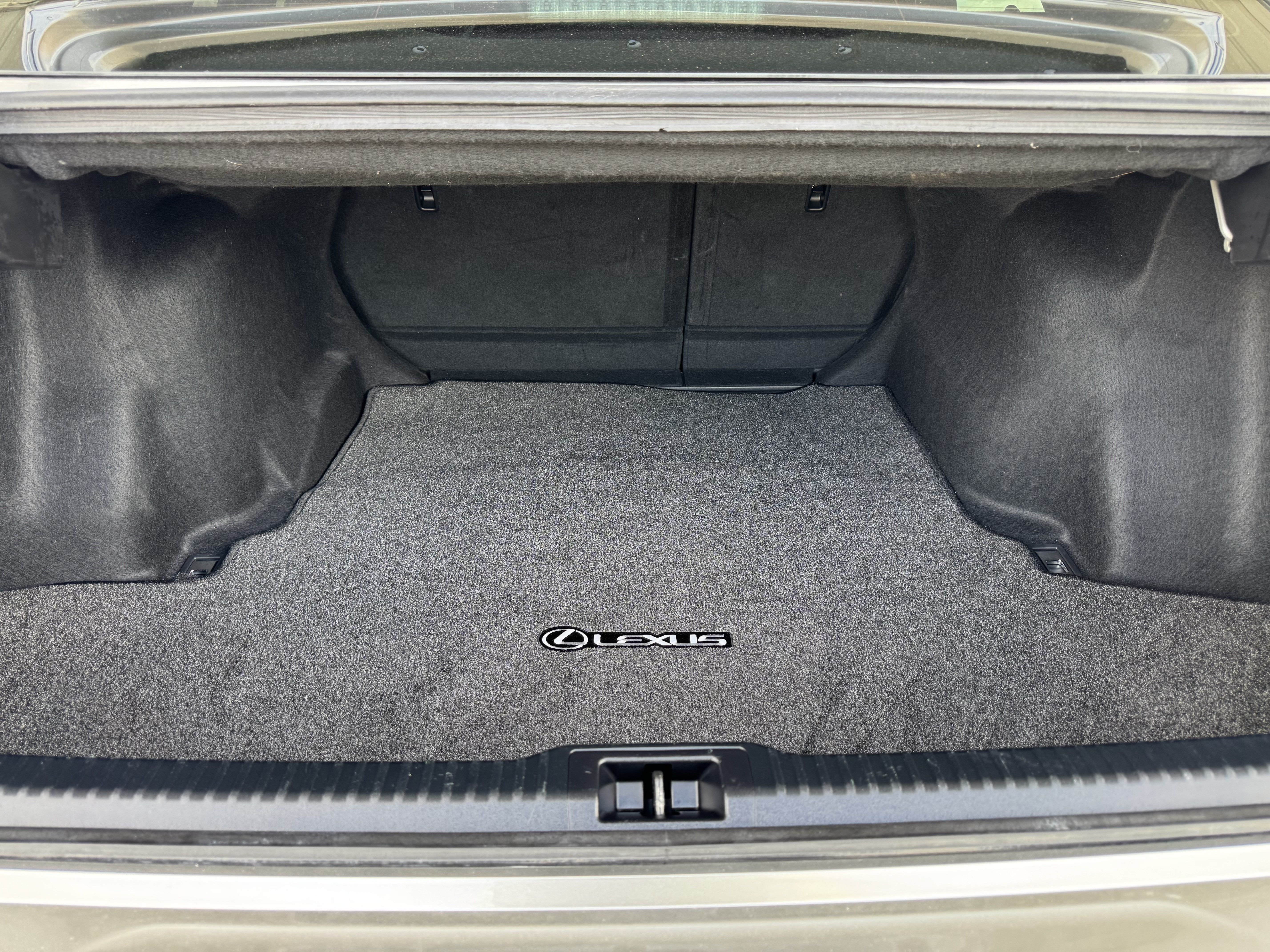 Used 2023 Lexus IS 300 w/ Comfort Package RWD image 19
